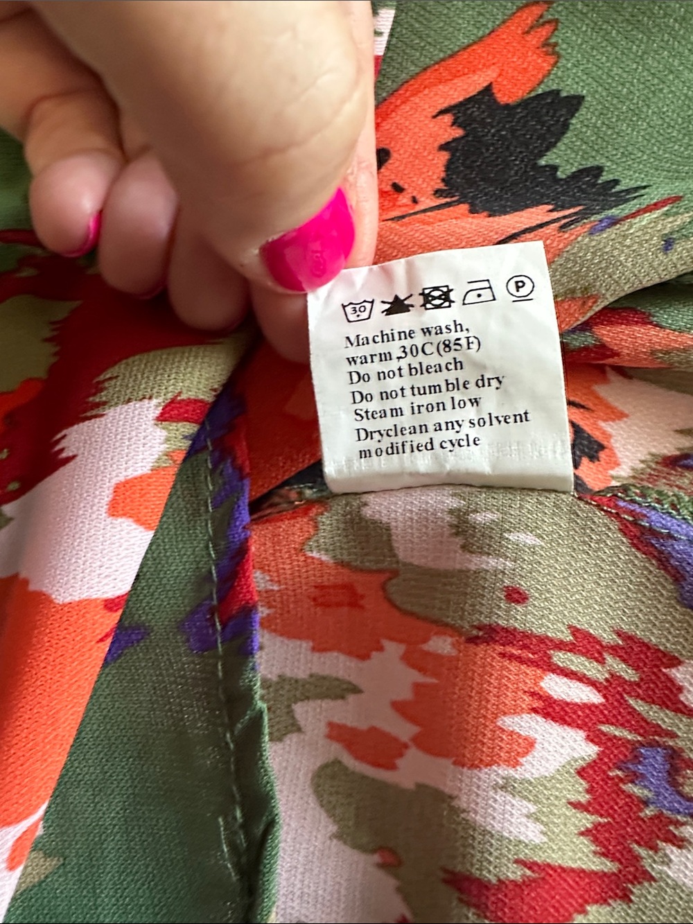 Daznico Abstract Floral Print Flutter Sleeve Top - Green, Red, Pink Size Small - Picture 5 of 6